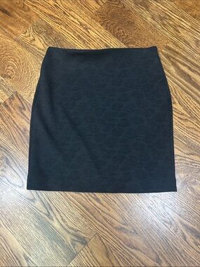 LOFT Black Mini Skirt - Textured Straight Cut. Size Small.  Elastic waist